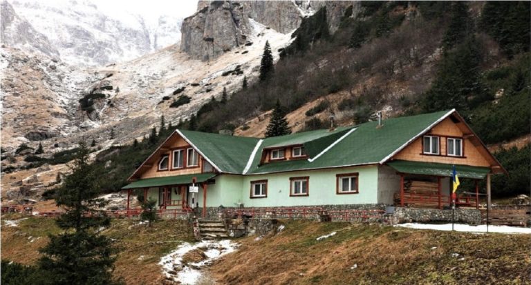 Cazare în Munții Bucegi – Pensiuni, cabane și hoteluri pentru toate gusturile