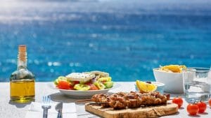 Top 10 preparate tradiționale pe care trebuie să le încerci în această vară