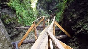 Cheile Moara Dracului – ghid complet și legende din Bucovina