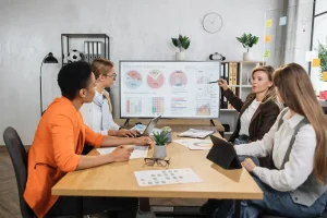 Cum să deschizi o firmă în România în 2025