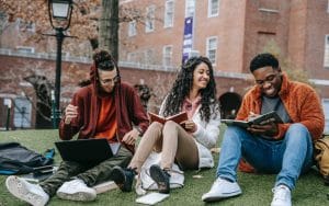 Ghid pas cu pas pentru admitere la facultate în România