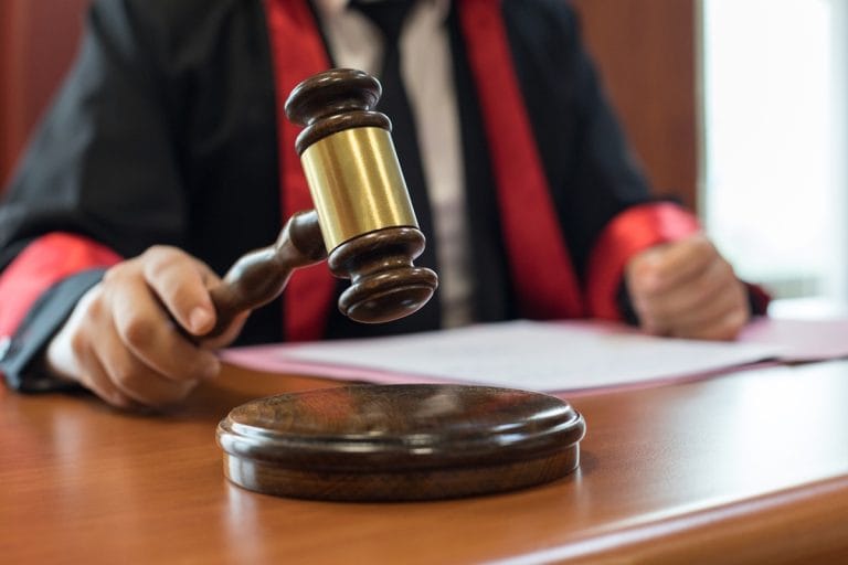 Cum îți protejezi afacerea de riscuri juridice Cum îți protejezi afacerea de riscuri juridice