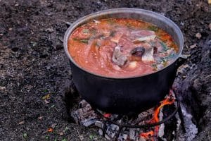 Gastronomia tradițională pe traseul Crișan – Caraorman